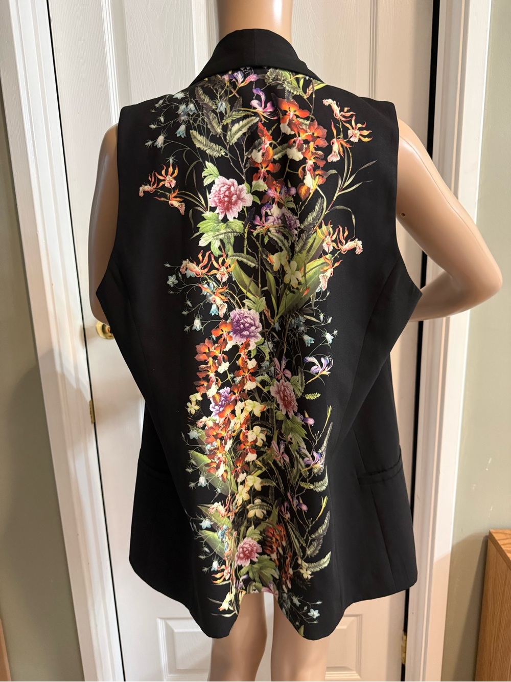 Mural Black Multicolor Floral Tuxedo Vest Womens Size M Art to Wear